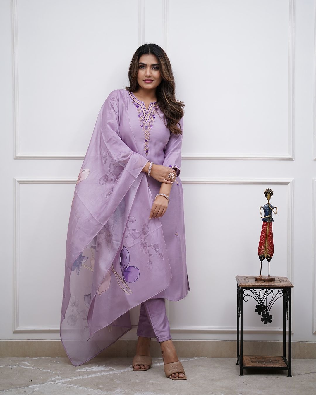 Vibhuti Viscose Rayon Chanderi Kurti Set