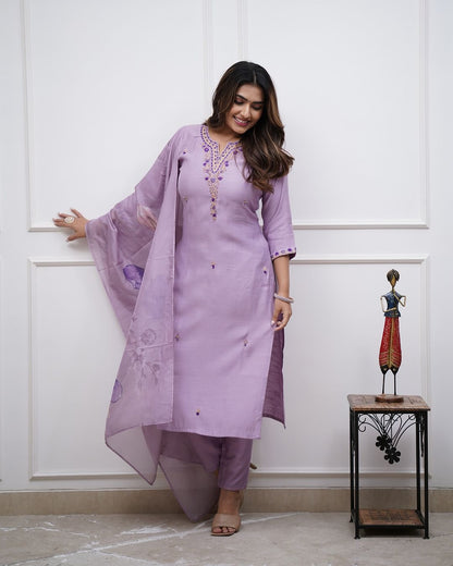 Vibhuti Viscose Rayon Chanderi Kurti Set