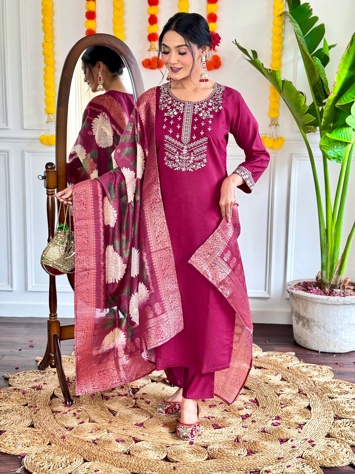 SACHI Viscose Chanderi Jacquard Kurti Set