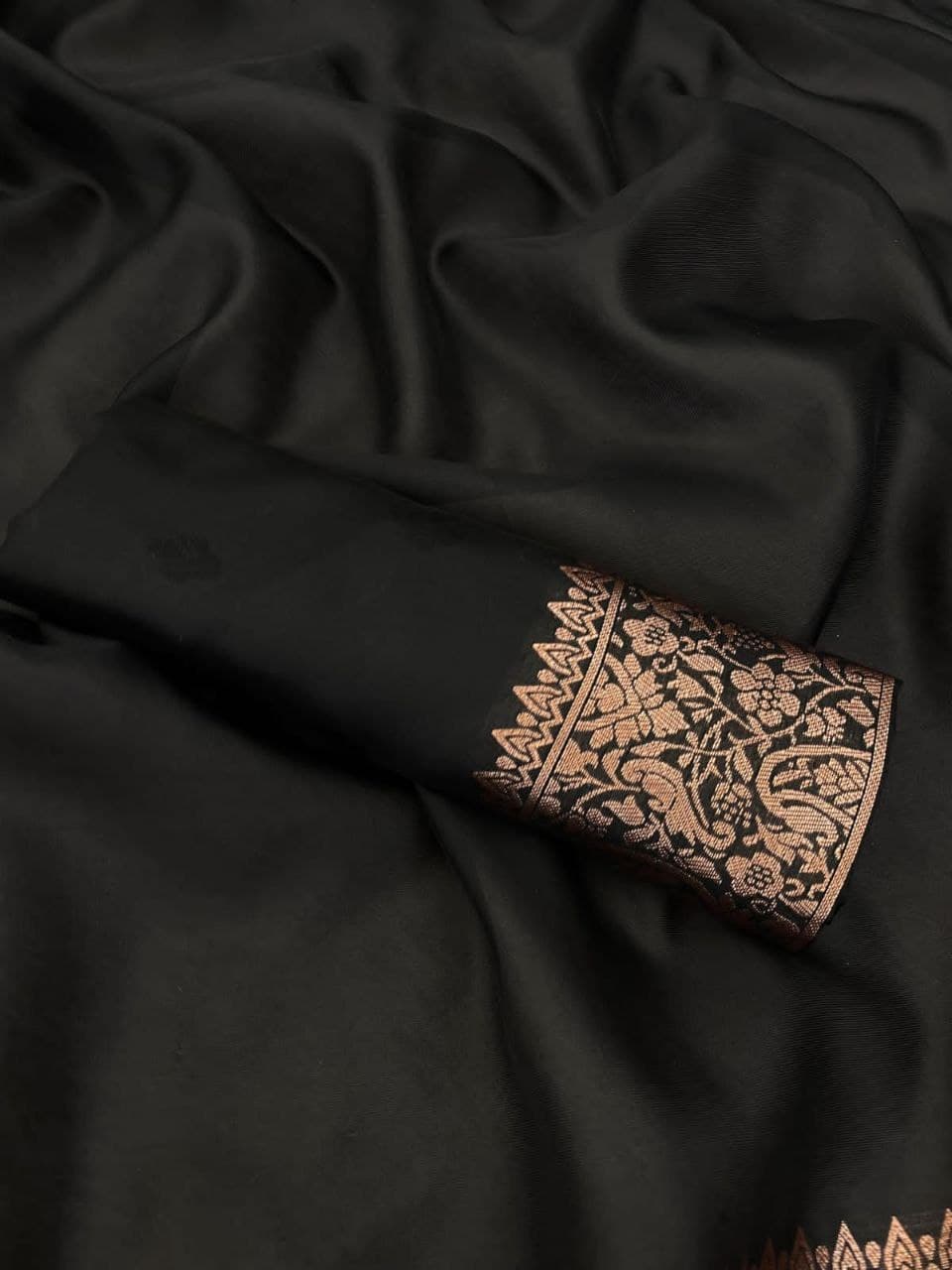 Elegant Black Queen Soft Lichi Silk Saree with Jacquard Border & Rich Blouse